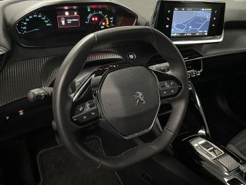 Peugeot E-2008